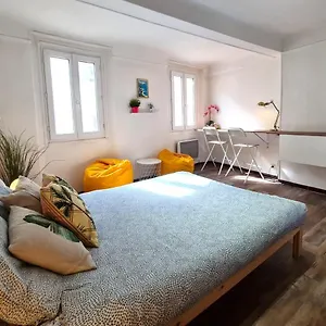Les Halles - Studio Coeur De - Hyper Centre Apartment